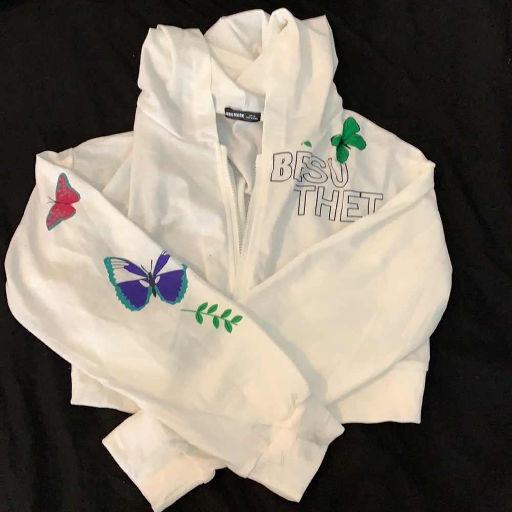 White crop sweater from Blushmark. Size Medium. Never worn